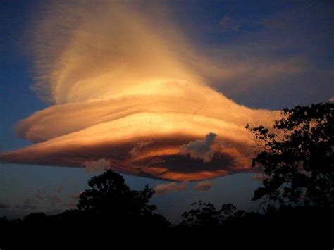 Unusual Cloud Formation Lenticular Clouds Clouds Sky And Clouds