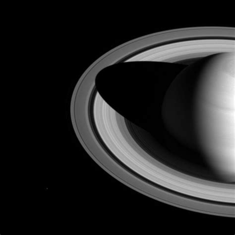 Saturn Losing Rings Quicker Than Expected Nasa Says Simplemost