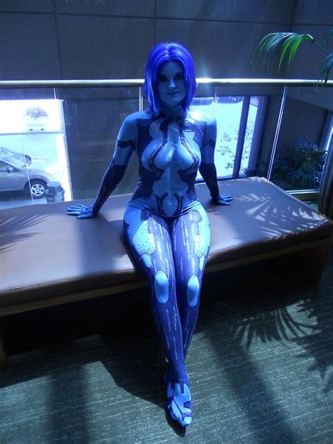 Pin By On Awesome Cortana Cosplay Halo Cosplay Amazing Cosplay