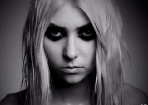 Taylor Momsen Naked In New Video For The Pretty Reckless Photos Video Huffpost