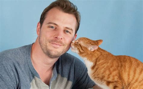 This ‘crazy Cat Man Is Breaking All Stereotypes And Helping Cats Along