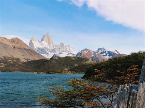 Monte Fitz Roy Y Laguna Capri Patagonia Argentina Wild
