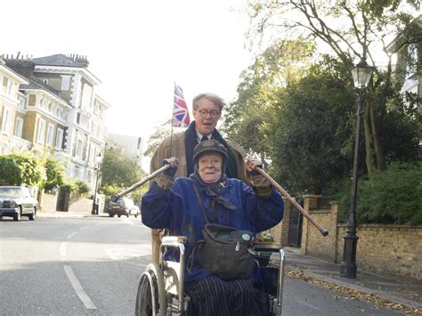 Maggie Smith Is Deft Daft And Driven In The Lady In The Van St