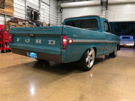 1971 Ford F 100 Pick Up Pro Touring On Full Crown Vic Drive Train With