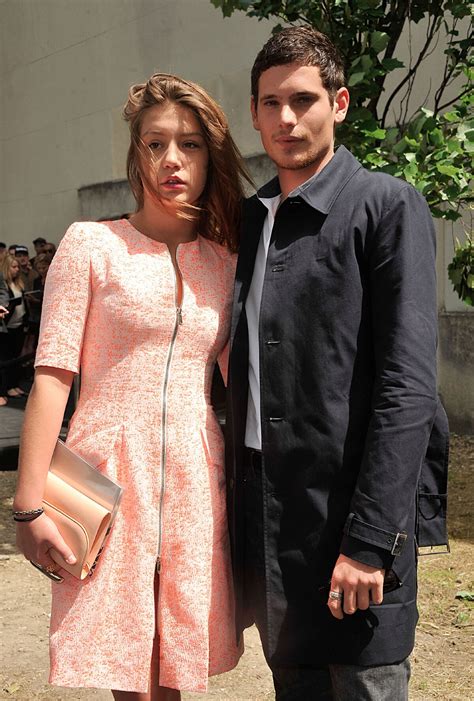 Photo Adele Exarchopoulos et son ami Jérémie Laheurte arrivent au défilé Dior Hommes printemps