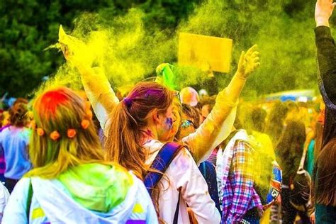 7 Most Happening And Colorful Holi Parties In Hyderabad In 2023