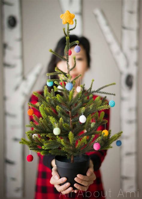 Mini Christmas Tree With Crochet Ornaments All About Ami