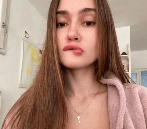 Sonya Blaze Russian Actress And Model Age 24 Yrs Wiki Bio Net