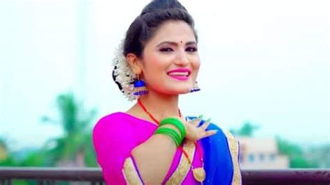 Bhojpuri Singer Antra Singh Priyanka Song Nakiya Ke Nathuniya Video Goes Viral On Youtube
