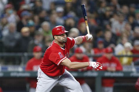 Albert Pujols Becomes 32nd Member Of 3000 Hit Club With Hit Against