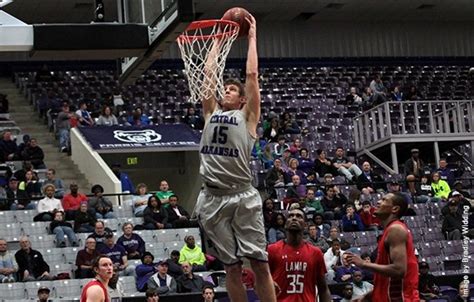 Uca Mens Basketball Wins Thirds Straight Southland Conference Game