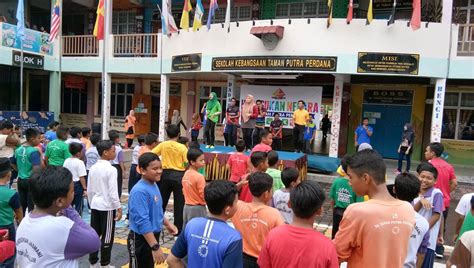 Latihan chant dan gaya untuk hari sukan. Sekolah Kebangsaan Taman Putra Perdana: Hari Sukan Negara ...