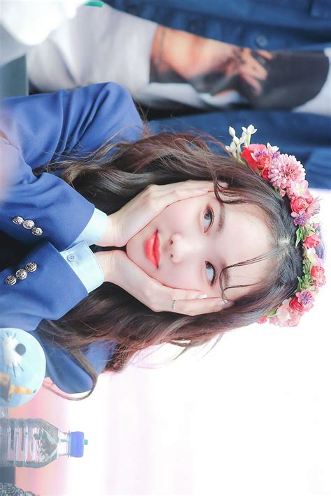 This is a fan made concept art of a starfield space suit. #TWICE #Nayeon #WhatisLove ? : Fan Signing @Goyang ...