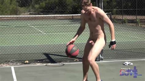 Australian Dude Nick Loves To Get Naked In Public Whilst Exercising In Full View