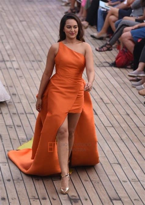 Sonakshi Sinha Body Size Breast Waist Hips Bra Height And Weight