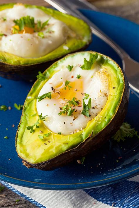Well, while you might not be able to make an omelet, there's actually a whole lot you can make with a solo egg. Quick and Easy Paleo Avocado Eggs | Food Smart Mom