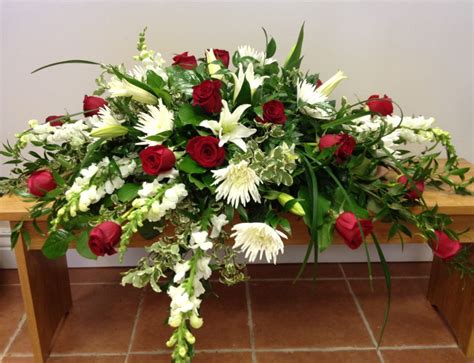 Redandwhitecasket Casket Flowers Funeral Flower Arrangements Funeral