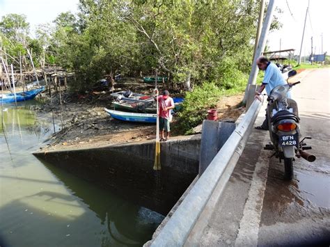 Harga tiket masuk kolam renang pasir putih cukup terjangkau. Fishing Spots in Kuala Lumpur & Selangor: Kunci Air Bagan Pasir