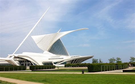 The milwaukee art museum the milwaukee art museum includes over 30,000 works of art from antiquity to present day. Milwaukee Art Museum - Wikipedia