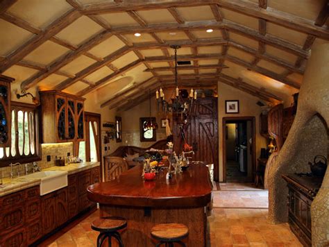 ¡sé de los primeros en escribir una opinión! Sneak a Peek Inside the "Witch's House" of Beverly Hills