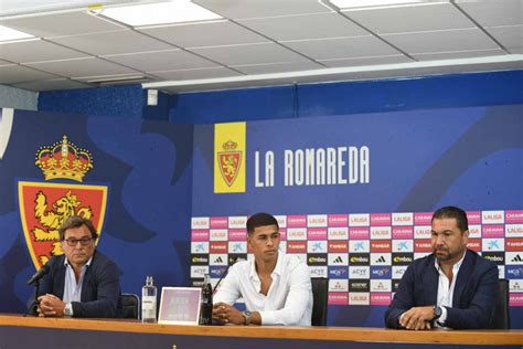 Fotos De La Presentaci N De Santiago Mouri O Nuevo Jugador Del Real