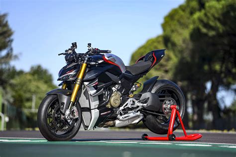 The Full Sp Ducati Launch Blacked Out Lightweight Streetfighter V4 Sp