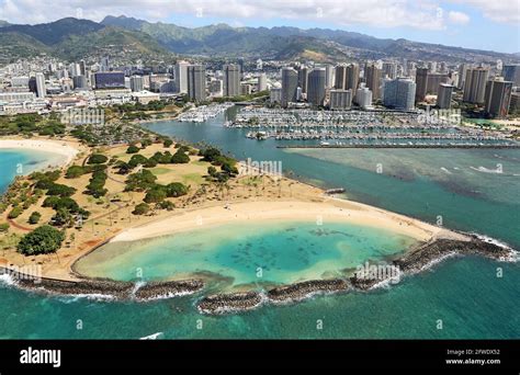 Ala Moana Beach Park Honolulu Oahu Hawaii Stock Photo Alamy