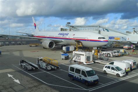 Book at least 3 weeks before with over 2 billion flight queries processed yearly, we are able to display a variety of prices and options on flights from kuala lumpur airport to. Flight MH 017 to Kuala Lumpur by Malaysia Airlines - Sater ...