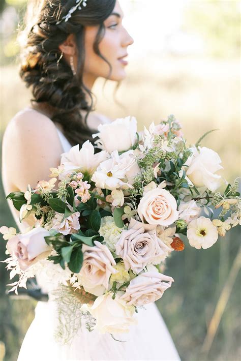 21 Stunning Spring Wedding Bouquets Wedding Inspiration