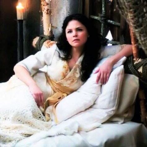 Ginnifer Goodwin In Character As Snow White In Ouat Classic Disney Movies Ouat Twilight Movie