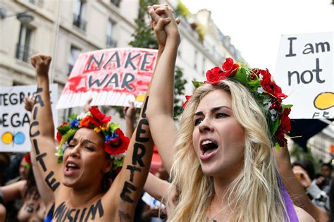 Femen Nackter Protest Nun Auch In Paris Augsburger Allgemeine