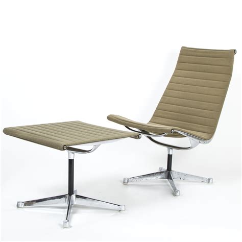 When the set was introduced in 1956, there was nothing like it, and there is still nothing to equal it. Herman miller EA116 & EA125 Aluminium chair & ottoman by ...
