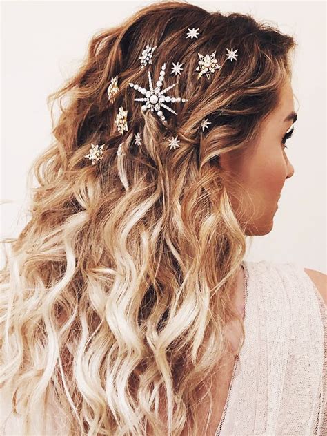 13 Easy Ways To Style Your Hair For Every Christmas Party This Year