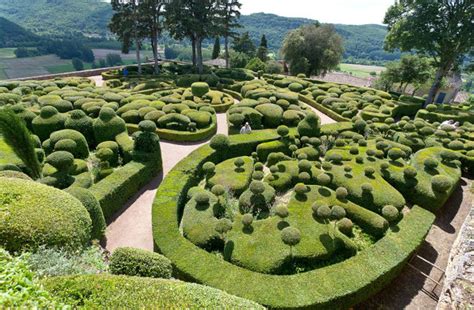 Worlds 10 Most Unusual Gardens