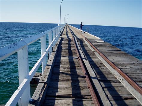 Busselton Jetty Wa Jutting Out Into Geographe Bay The 140 Flickr