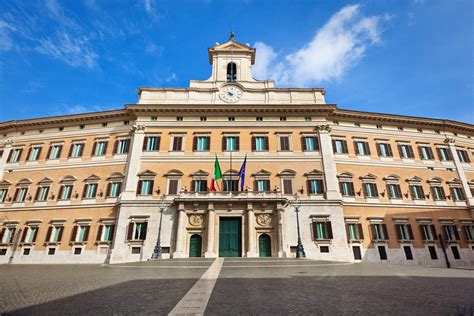 Palazzo montecitorio from mapcarta, the open map. Montecitorio diventa plastic free: anche la Camera dei ...