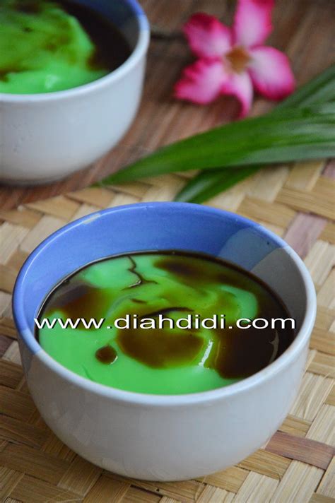 Untuk membuat bubur sum sum dengan warna hijau biasanya menggunakan daun suji atau pasta pandan. Diah Didi's Kitchen: Bubur Sumsum Pandan