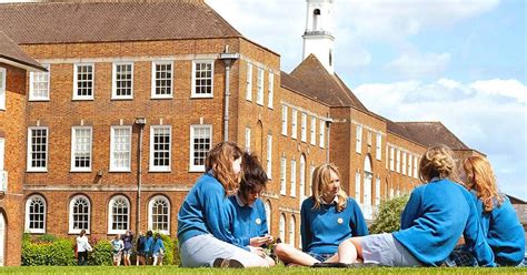 Things To Consider When Looking For The Best Boarding School For Your