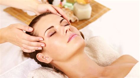 Head Neck And Shoulder Massage Jasmine Luxury Spa Delhi