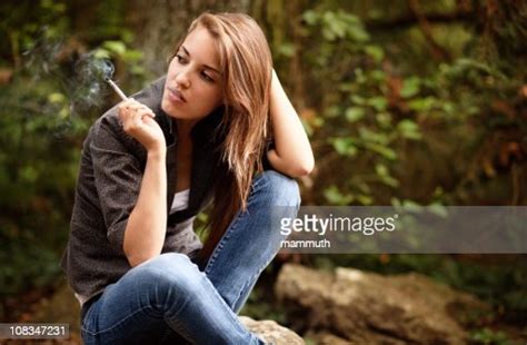Fille Fumeur Photo Getty Images