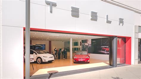 Tesla Inc Starts Selling Tesla Branded Solar Panels In