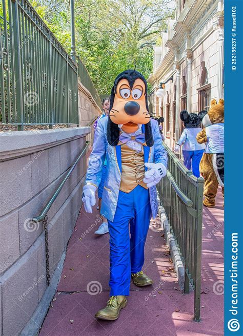 Goofy Character At Disney Magic Kingdom Editorial Photography Image