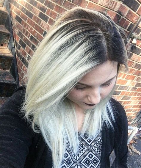 Platinum Blonde With Shadow Root Gold Hair Dye Roots Hair Blonde