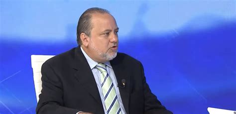 El defensor del pueblo está formado por el defensor, por 2 adjuntos y por una secretaría general formando así la junta de coordinación y régimen interior, que asistirá y asesorará al defensor en la. Defensor del Pueblo: "en Venezuela se violan los Derechos Humanos"