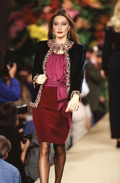 Carla Bruni Lors Du Défilé De La Collection Yves Saint Laurent Fashion Couture Fashion