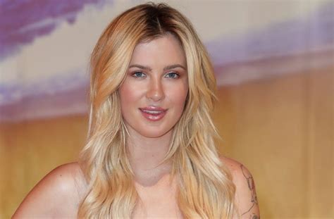 Ireland Baldwin Shares A Thong Selfie That Has Her Dad Alec And Uncle