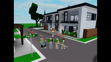 Robbing Houses In Brookhaven Roblox Youtube