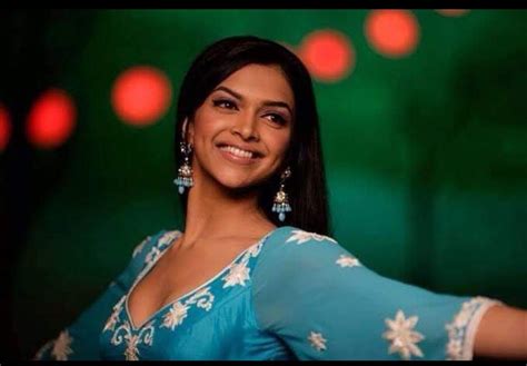 Movie Om Shanti Om The Dreamy Girl Herself Shanti Priya ️ ️ ️ ️😍😍😍 Bollywood Dance Vintage