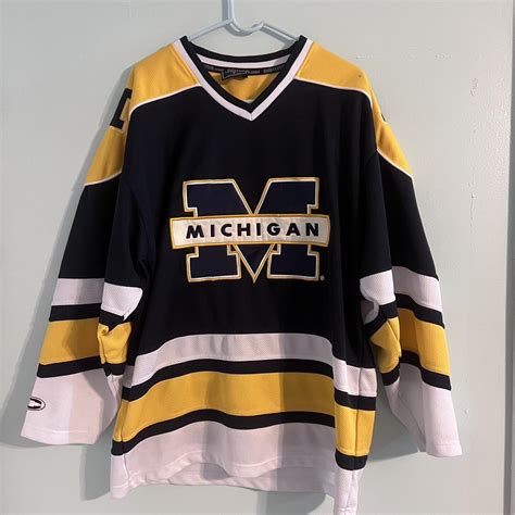 Vintage 90s Colosseum Michigan Wolverines Hockey Depop