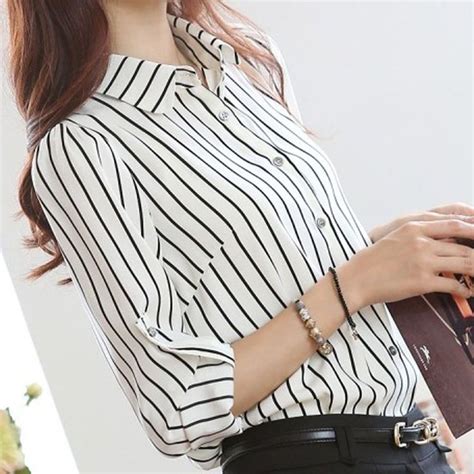 2017 New Spring Occupation Of Black And White Vertical Striped Shirt